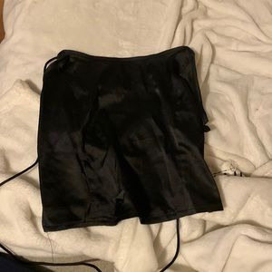 Medium Silky Black Top